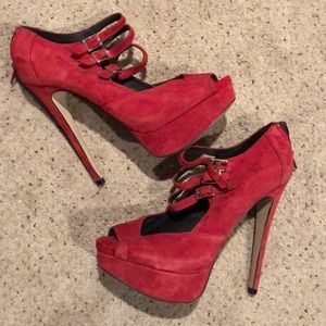 COPY - SEXY RED ALDO PUMPS!